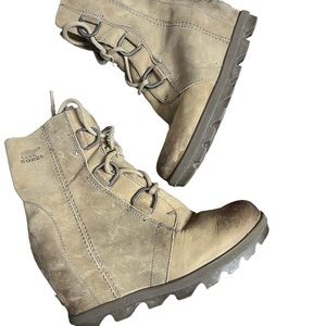Sorel lace up boots size 7